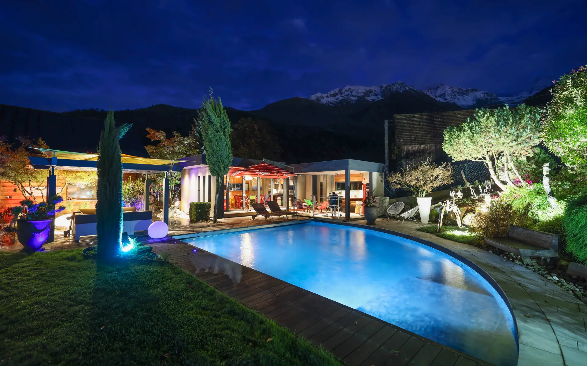 Piscine Saint-Mury-Monteymont nuit