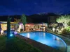 Piscine Saint-Mury-Monteymont nuit